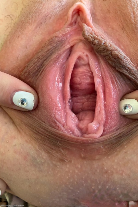 Teen Pussy Close Up XXX Nude Pictures